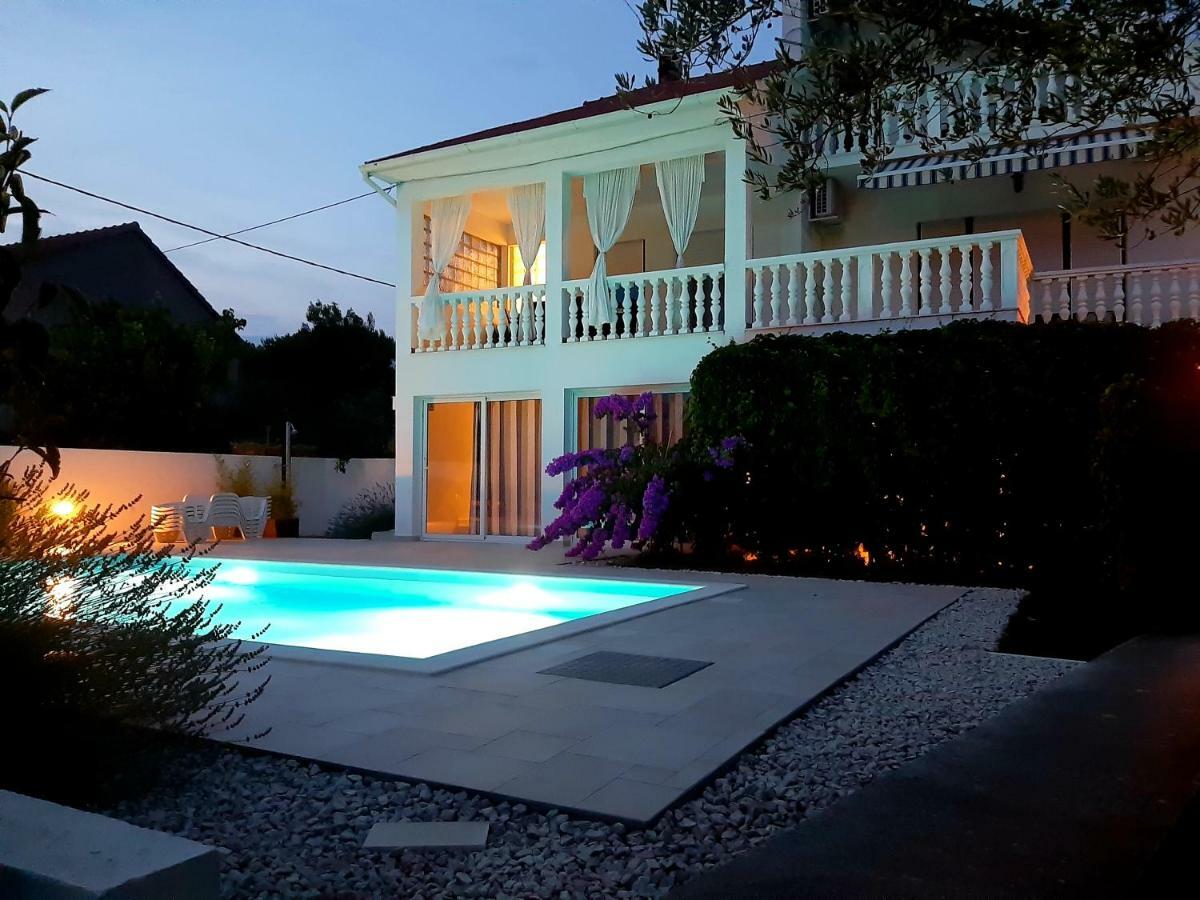 Holiday Home Villa Emma Debeljak Esterno foto